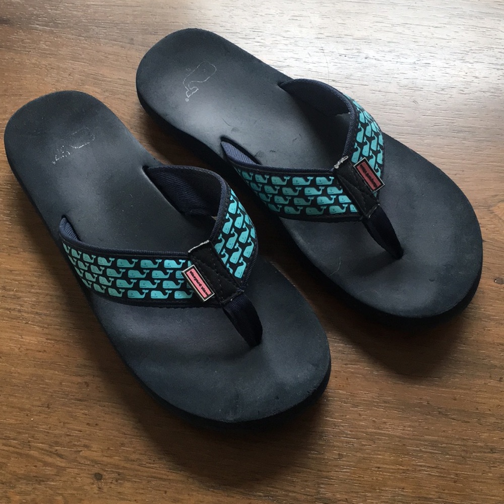 Men’s vineyard vines flip flops
